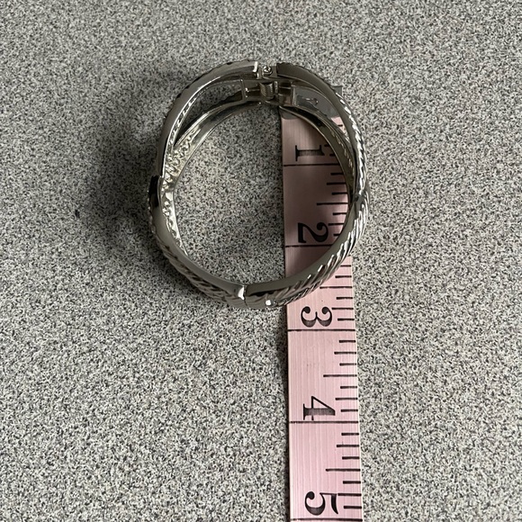 Silver Toned Metal Clear Rhinestone Bracelet - Picture 8 of 9